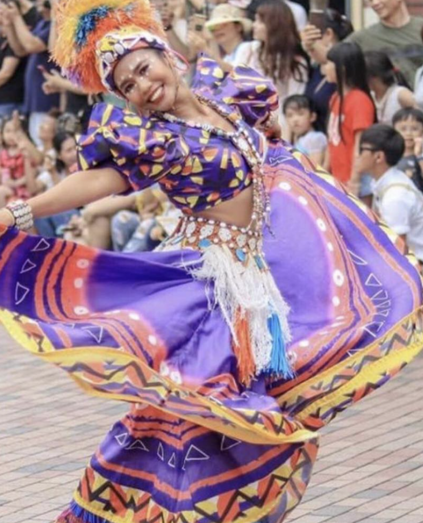 Rofel Ann Artaiz dances in Hongkong, Disneyland